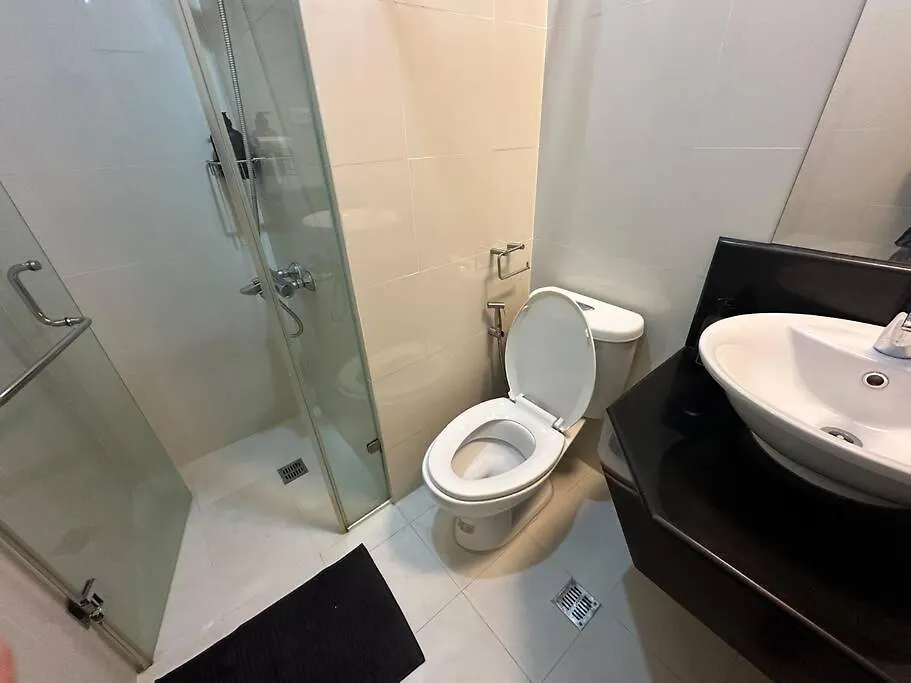 One Palm Tree Villas With Free Parking Manila