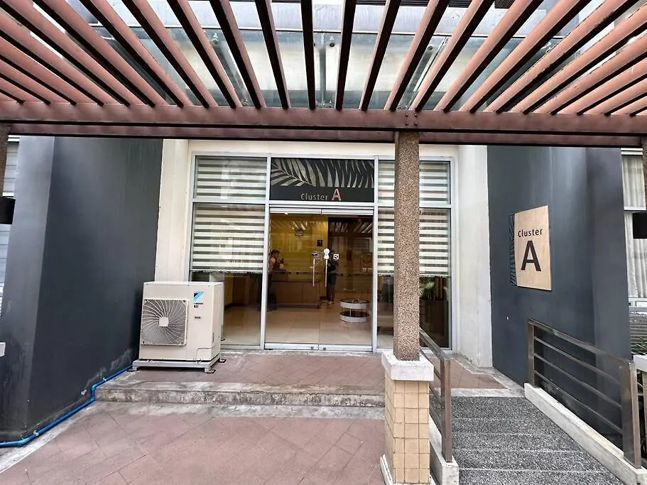 One Palm Tree Villas With Free Parking Manila