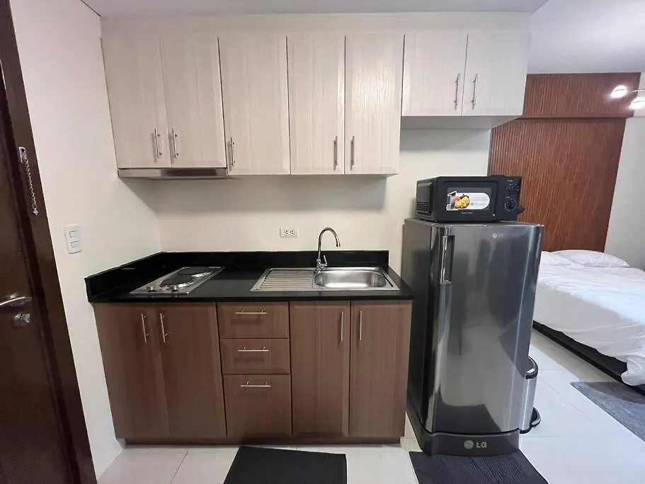 One Palm Tree Villas With Free Parking Manila 0*,