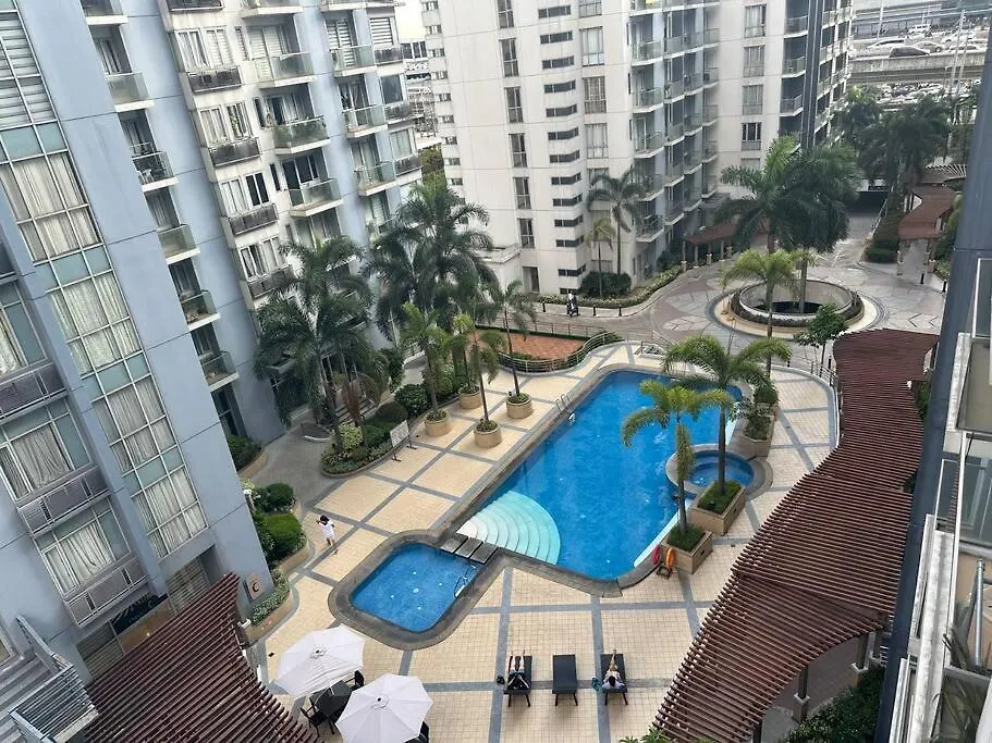 One Palm Tree Villas With Free Parking Manila Apartment