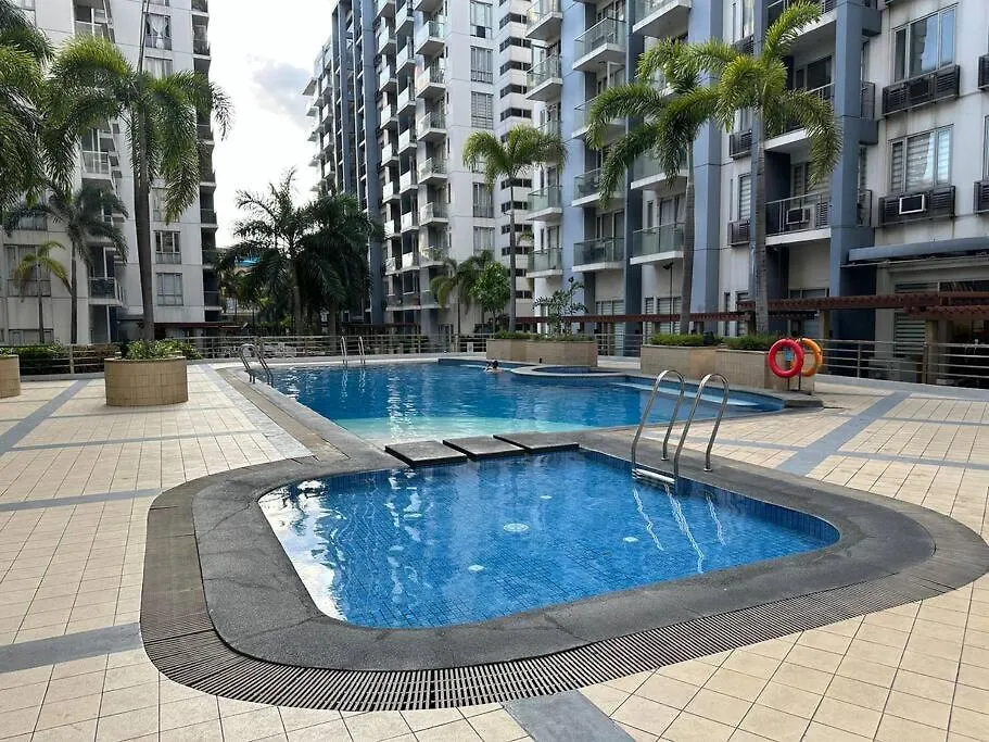 One Palm Tree Villas With Free Parking Manila Apartment