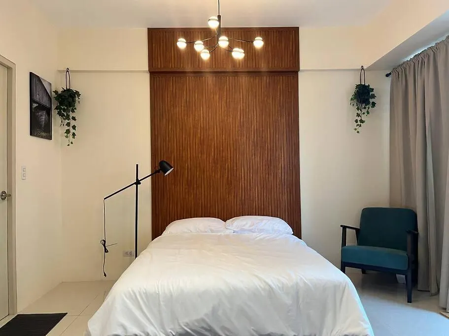 One Palm Tree Villas With Free Parking Manila Apartment